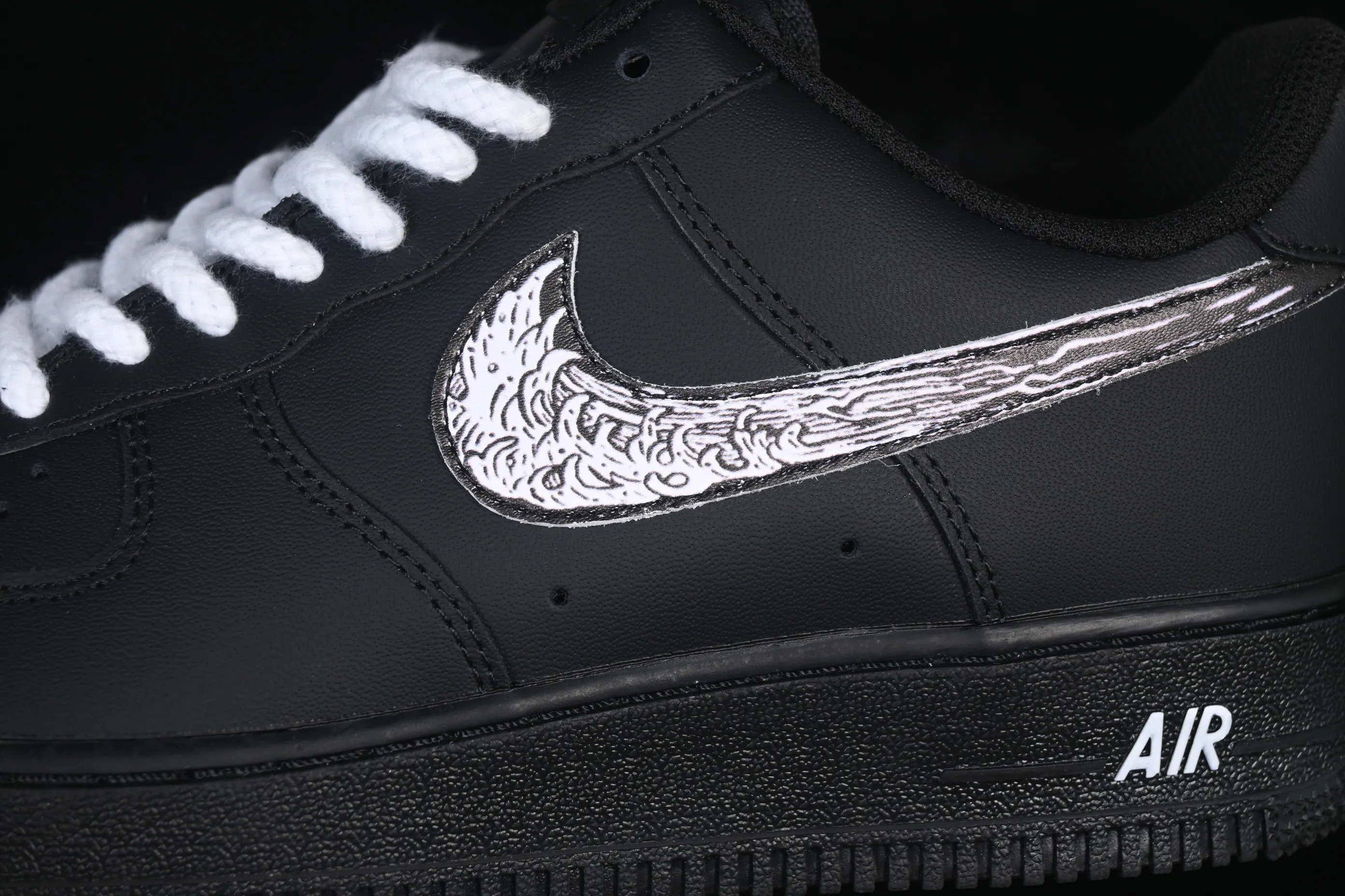 All categories Nk Air Force 1 Air Force series Nk Air Force 1 Low Air Force low top Nike Air Force 1'07 Low Two-dimensional theme Black pattern hook Air Force 1 low-top casual sneakers ZH0316-123